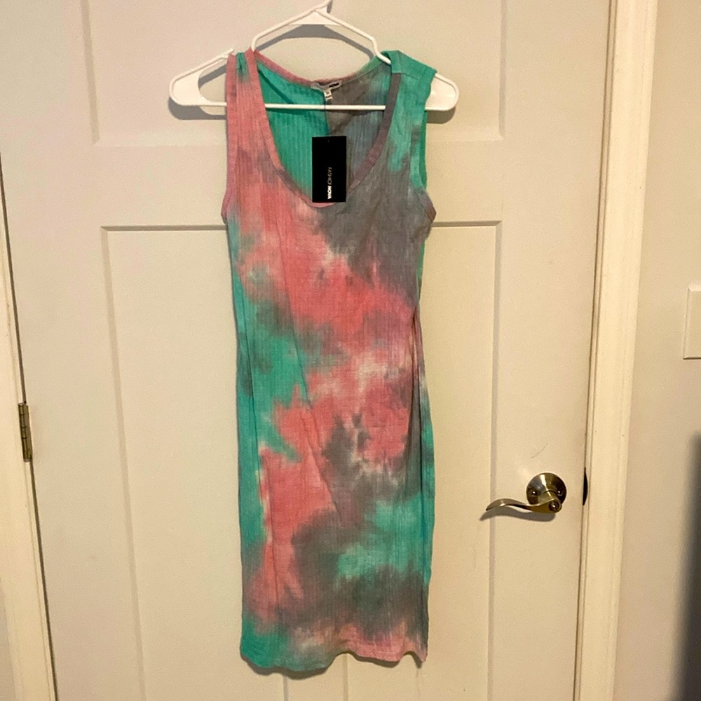 NWT SZ 2X TYE DYE TANK DRESSES